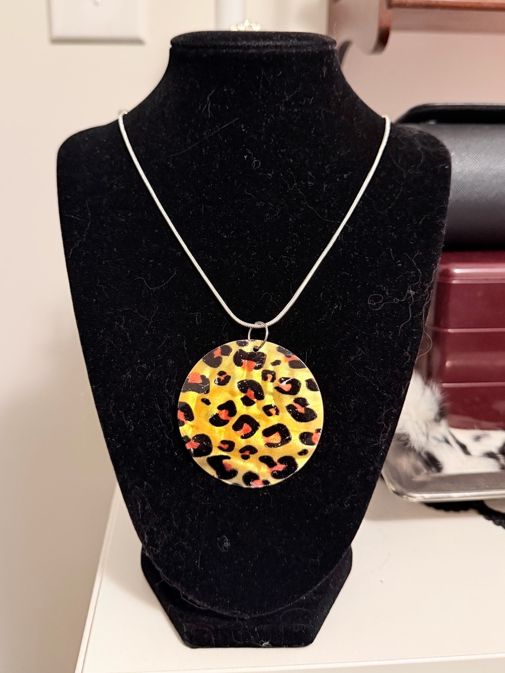 Y2K Leopard Print Round Shell Pendant Necklace
